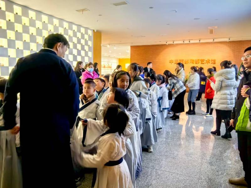 文化赋能：察哈尔右翼中旗魔创文旅挖掘城市文化资源的实践探索
